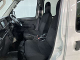 運転席、助手席です。クリーニング済みで綺麗になっております。