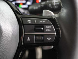 ◆アダプティブクルーズコントロール◆予め設定した車速内でクルマが自動的に加減速。前走車との適切な車間距離を維持しながら追従走行します。【LKAS】車線維持支援システムでステアリング操作を支援。