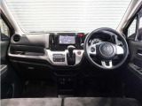 ◆インテリアパネル◆視界広々で非常に運転しやすくロングドライブでも疲れを感じさせないすっきりとまとまったインパネ周りです。