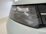 LEDヘッドライトは、点灯の瞬間から最大光量を発揮し、突然暗くなるトンネルなどでの安定感を高めます。