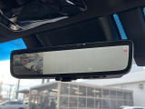 【デジタルインナーミラー】後席の大きな荷物や同乗者で後方が確認しづらい時でも安心!カメラが撮影した車両後方の映像をルームミラー内に表示。クリアな視界で状況の確認が可能です!
