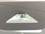 【ホンダセンシング】走行中に前方の車両等を認識し、衝突しそうな時は警報とブレーキで衝突回避と被害軽減をアシスト。より安全にドライブをお楽しみいただけます。