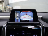 パノラミックビューモニター付きです。車両を上から見たような映像をディスプレイオーディオ画面に表示。運転席からの目視だけでは見にくい、車両周辺の状況をリアルタイムでしっかり確認できます。