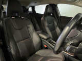 VOLVOのシートは人間工学に基づいた設計となっており、長時間の運転でも疲れにくいと定評があります。当店ではモデルにより試乗可能なお車もご用意しておりますので、ぜひ座り心地をご体感ください。