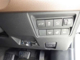 【見えないところまで徹底洗浄】エンジンルームからシートを外した洗浄まで、目に見えないところまで徹底的に洗浄しています。