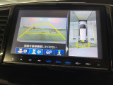 【全周囲カメラ】専用のカメラにより、上から見下ろしたような視点で360度クルマの周囲を確認することができます☆縦列駐車や幅寄せ時に活躍してくれます♪