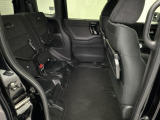 リアシートスライド&チップアップ可能!!