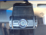 ◆【ドライブレコーダー】映像・音声などを記録する自動車用の装置です。もしもの事故の際の記録はもちろん、旅行の際の思い出としてドライブの映像を楽しむことができます。