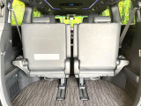 普段のお買い物や通勤、送迎等に十分な荷室スペースを確保しております。セカンドシートを倒すと、大きな荷物の積載も可能です♪