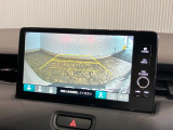 【バックカメラ】リバースにするだけで映ります、後方の安全確認や、狭い駐車場での車庫入れ、雨の日や夜間など視界の悪い時に便利です!安全にバックする為には欠かせない装備です。
