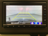バックでの車庫入れも安心です! リアカメラが付いているバックモニター付のナビを装備しております。操作線もついており距離感も画面から確認できます。