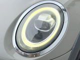 ●LEDヘッドライト:夜間走行時も良好な視界を確保し安心して運転できる高輝度LEDヘッドライトを装備!点灯速度が早く、消費電力も抑えられています。