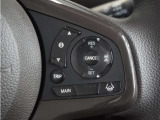 ◆アダプティブクルーズコントロール◆予め設定した車速内でクルマが自動的に加減速。前走車との適切な車間距離を維持しながら追従走行します。【LKAS】車線維持支援システムでステアリング操作を支援。
