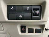 運転席スイッチ部 人気装備のオートスライドドア付きで、とっても便利です!!