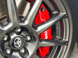 【ブレンボ製キャリパー】ハイパワー車両には強力なブレーキが必須!世界のスーパーカーにも採用されるイタリアの高級メーカー「ブレンボ」を装着!色鮮やかなキャリパーがスポーティな印象を引き立てます♪