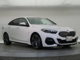 一目で伝わるBMW特有のスポーティーなプロポーションは、BMWの走行性能を生み出すのに欠かせない要因の一つです。細部まで拘りぬいたお車をぜひ一度ご覧ください!