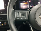 【ステアリングスイッチ】運転中に前方から目線をそらすことなくオーディオ等の操作が可能な便利機能!安心&快適なドライブを演出してくれます。
