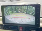 【バックカメラ】駐車時に後方がリアルタイム映像で確認できます。大型商業施設や立体駐車場での駐車時や、夜間のバック時に大活躍!運転スキルに関わらず、今や必須となった装備のひとつです!