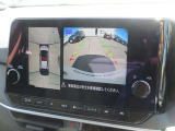 360度アラウンドビューモニター&バックカメラで駐車が苦手な方でも安心です♪