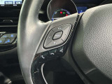 ステアリングスイッチ装備!運転しながら手元でオーディオの操作などができます。