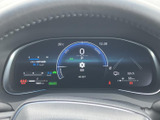 見やすいデザインのメーターパネルは、運転に必要な情報を分かりやすく表示し、洗練された空間を演出します。