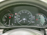視認性の高いメーターパネル。運転に必要な情報を一目で確認できます。運転に集中できる、洗練されたデザインです。