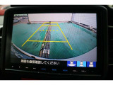 バックカメラを搭載しておりガイドラインも表示されますので車庫入れも安心ですね♪