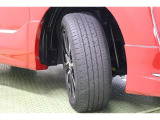 タイヤサイズ 215/60R17。