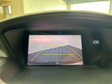 【バックカメラ】運転席から画面上で安全確認ができます。駐車が苦手な方にもオススメな便利機能です。