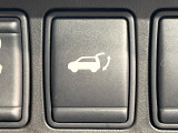 【パワーバックドア】スマートキーや運転席のボタンを押すだけでリアゲートが自動で開閉します!荷物を持っている時や、高い位置にあるバックドアを閉める際に便利な機能です♪