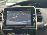 バックモニターで車庫入れや縦列駐車もらくらく、夜間でもはっきり見える高感度カラーカメラで車幅、距離、予想進路線表示機能付きです。
