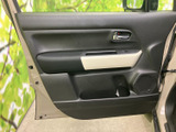運転に必要なスイッチ類が操作しやすい位置に配置されています。シンプルでわかりやすいデザインで、運転に集中できます。