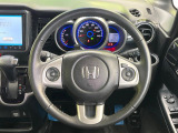 【純正革巻きステアリング】上質な革を使用することで、手にしっかり馴染みとても運転しやすいハンドルです♪