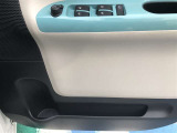 ドアポケットには、小物が入れられるようになっています。