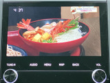 停車中には、地上デジタルテレビをお楽しみいただけます。移動時間も有意義に。家族や友人と一緒に視聴も可能です。