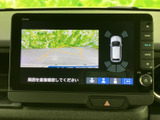 バックモニター付きで、狭い場所でも安全に駐車できます。後方の状況をしっかり確認して、安心の運転を。