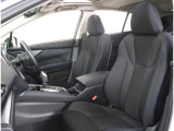 長時間の運転も疲れにくいフロントシート!体をしっかり支えてくれて運転がしやすい形状です!