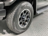 トヨタ純正ホイールキャップ装着車になります♪