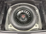 今ではオプションになってしまったスペアタイヤが装備されています。万が一の時に役立ちます☆☆
