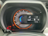 視認性の高いメーターで運転情報を的確に把握できます