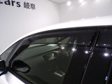 ドアバイザー付きですので、雨の日でも換気ができてとても便利です!