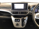 温度を設定すれば、自動で車内の温度管理をしてくれる優れものです♪ATミッションで運転楽々
