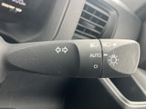 操作しやすい位置に配置されたウインカーレバーです。オート機能も備えているので、運転操作がよりスムーズになります。安全運転をサポートする機能が充実しています。