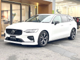 購入後は全国のVOLVO正規ディーラーにてアフターサービスをお受けいただけます。定期点検サービス、延長保証などの有料サービスも手厚くご用意しておりますので、ご不安事はお気軽にご相談下さい。