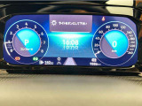 デジタル液晶メーター&rdquo;Digital Cockpit Pro&rdquo;です。画面の切り替えは、ハンドルのボタンで簡単に操作ができます。