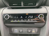 フルオートエアコン 温度設定をすれば自宅のエアコンのように車内の温度をコントロール