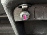 【アクセサリーソケット】カープラグを挿して充電等に使えます♪