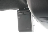 ◆ドライブレコーダー◆映像・音声などを記録する自動車用の装置です。 もしもの事故の際の記録はもちろん、旅行の際の思い出としてドライブの映像を楽しむことができます。