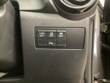 各種機能の切替スイッチは運転席パネル下に集約されています。任意で切り替え可能なため状況に合わせてお使いください。
