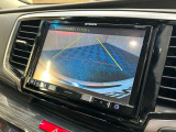 【バックカメラ】運転席から画面上で安全確認ができます。駐車が苦手な方にもオススメな便利機能です。